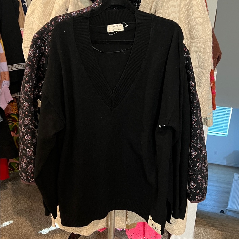 Free People Chelsea V-Neck Tunic Sweater, MED NWT - Picture 6 of 6